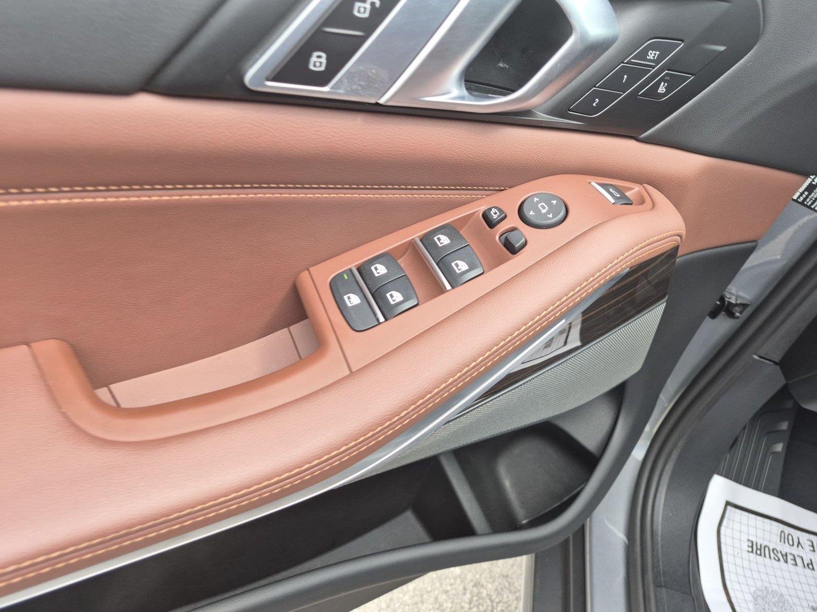 Used 2025 Skyscraper Grey Metallic BMW xDrive40i image 15