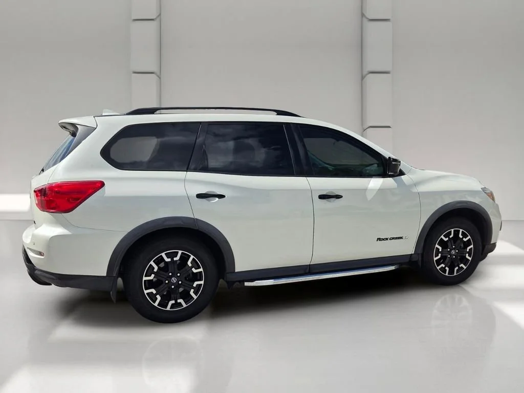 Used 2020 Pearl White Tricoat Nissan SL image 5