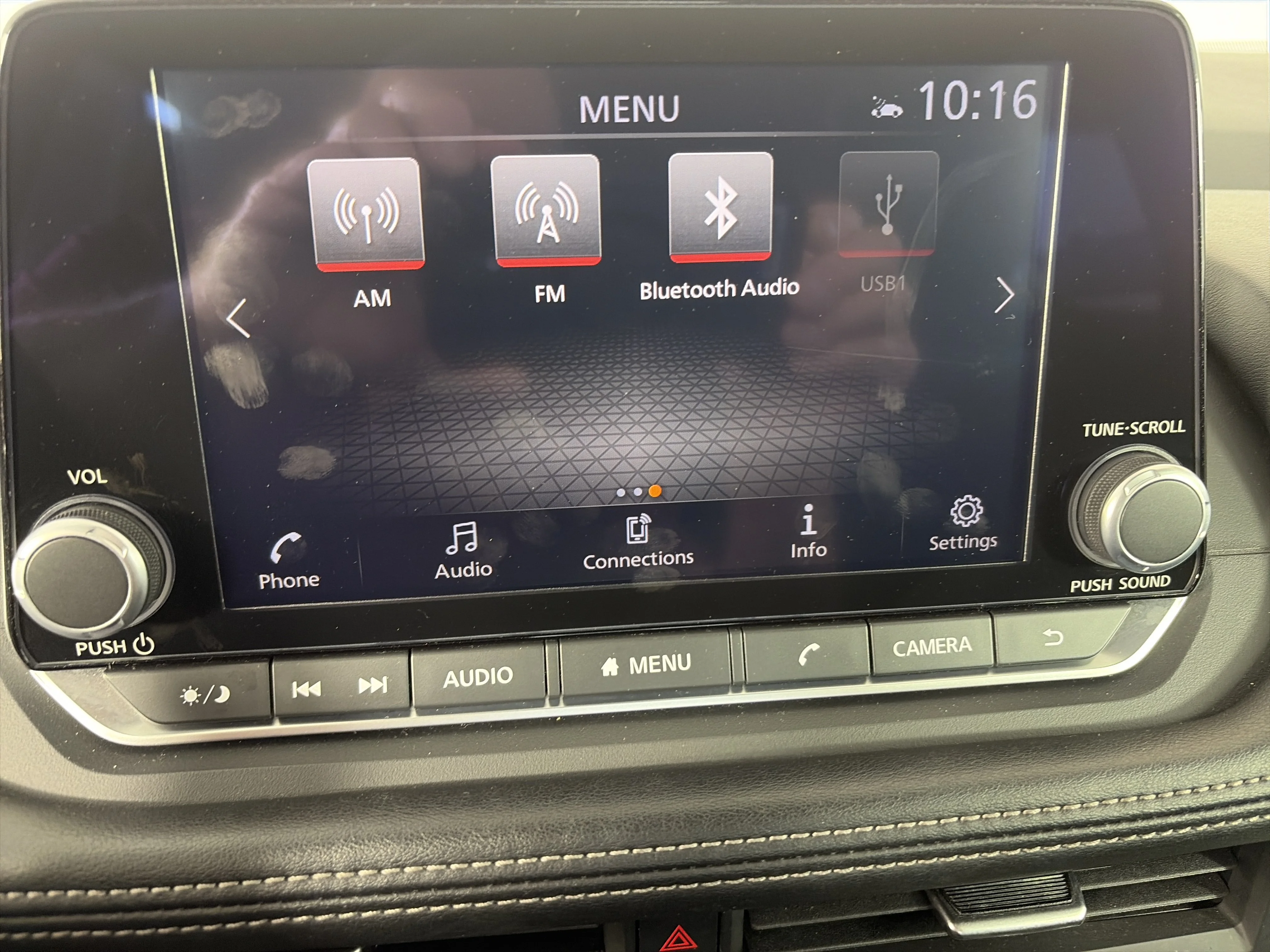 Used 2024 Everest White Pearl Nissan SV image 19