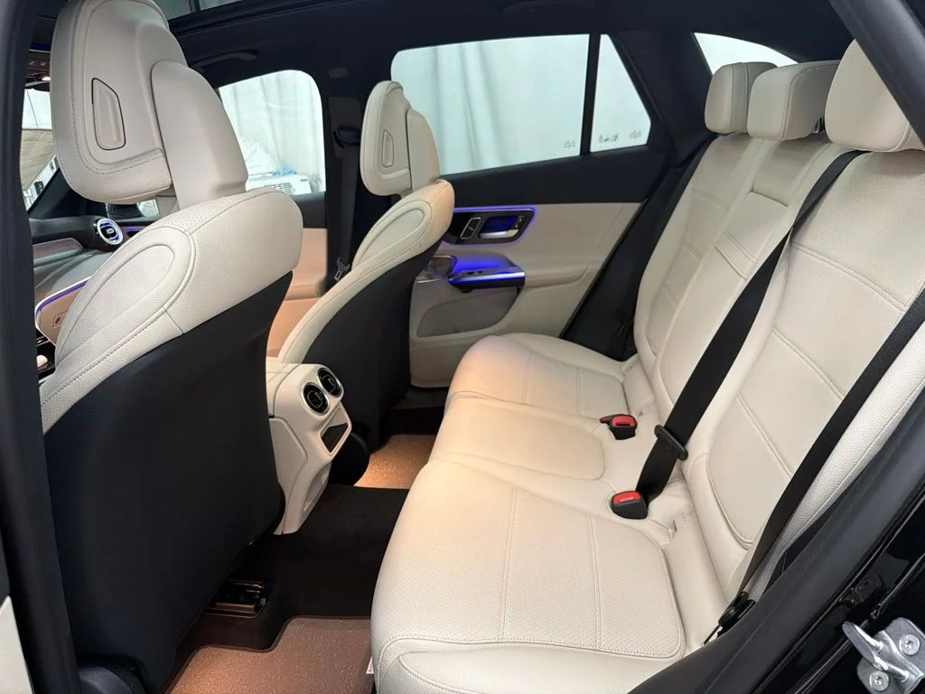 New 2027 Black Mercedes-Benz GLC 300 image 21