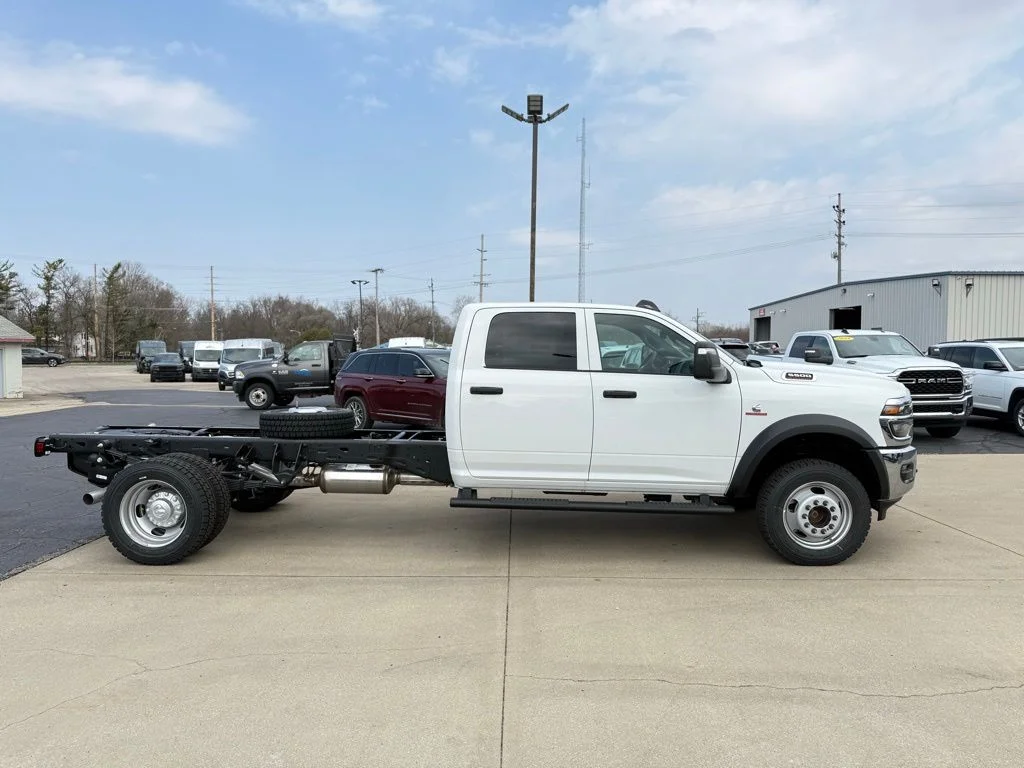 New 2026 Bright White Clear-Coat Exterior Paint RAM Tradesman image 8
