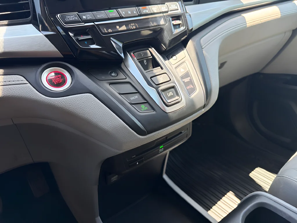 Used 2018  Honda EX-L image 26