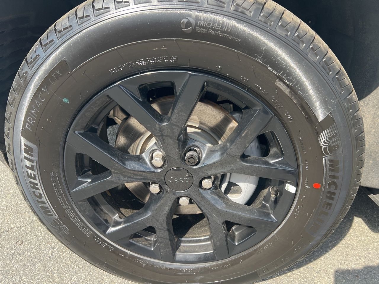 New 2026 Bright White Clear-Coat Exterior Paint Jeep Altitude image 9