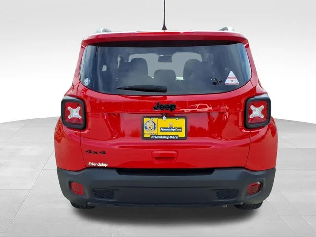 Used 2023 Red Jeep Latitude image 7
