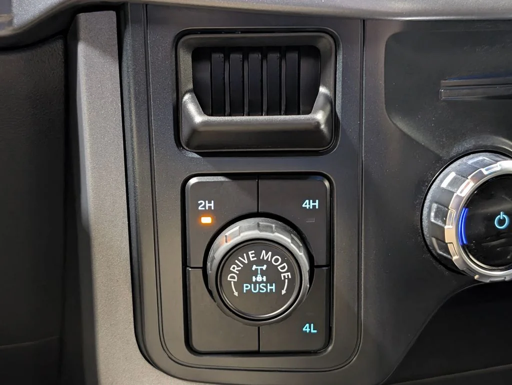 New 2026 Avalanche Ford XLT image 8