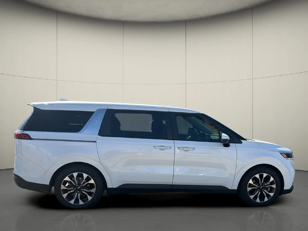 Used 2024 White Kia EX image 8
