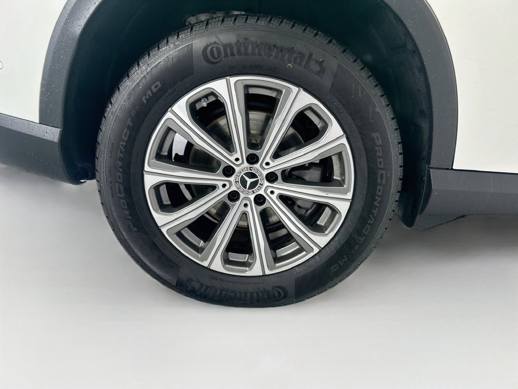 Certified Used 2026 Polar White Mercedes-Benz GLC 300 image 31