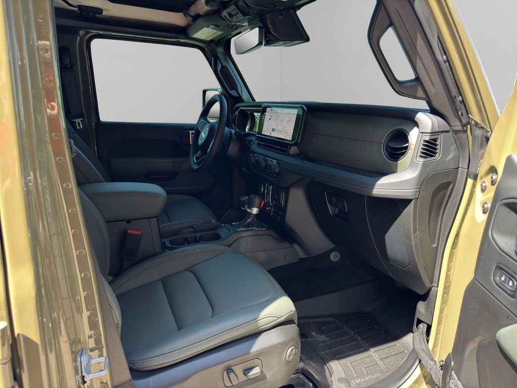 Used 2025 Green Jeep Mojave X image 17