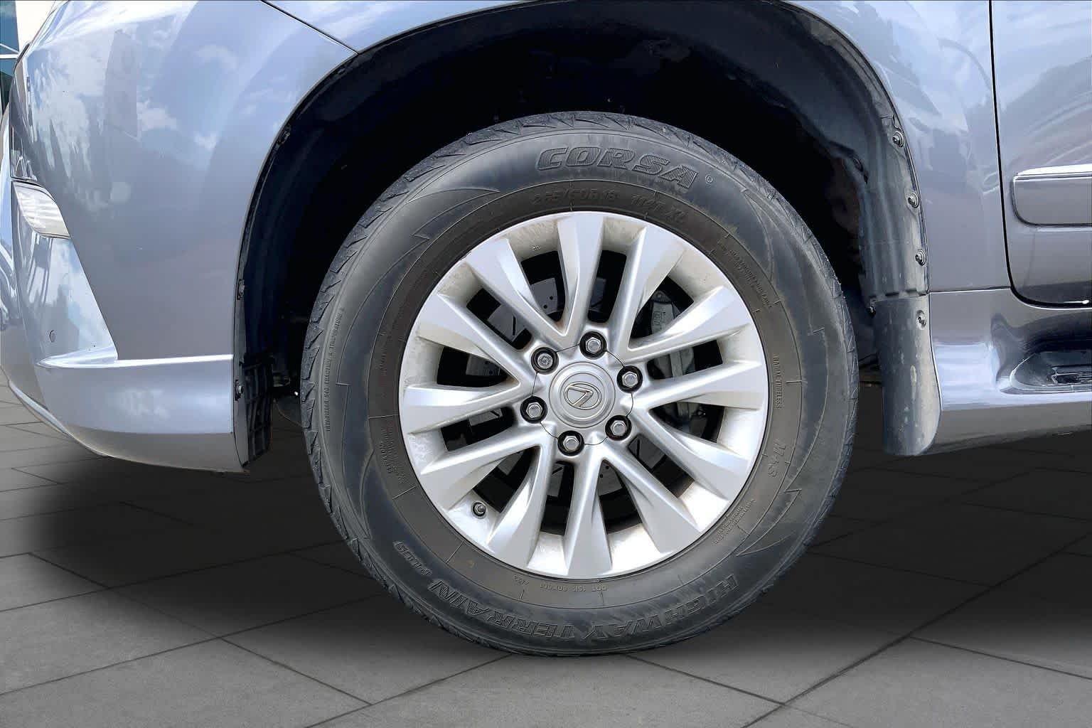 Used 2019 Nebula Gray Pearl Lexus Premium image 8