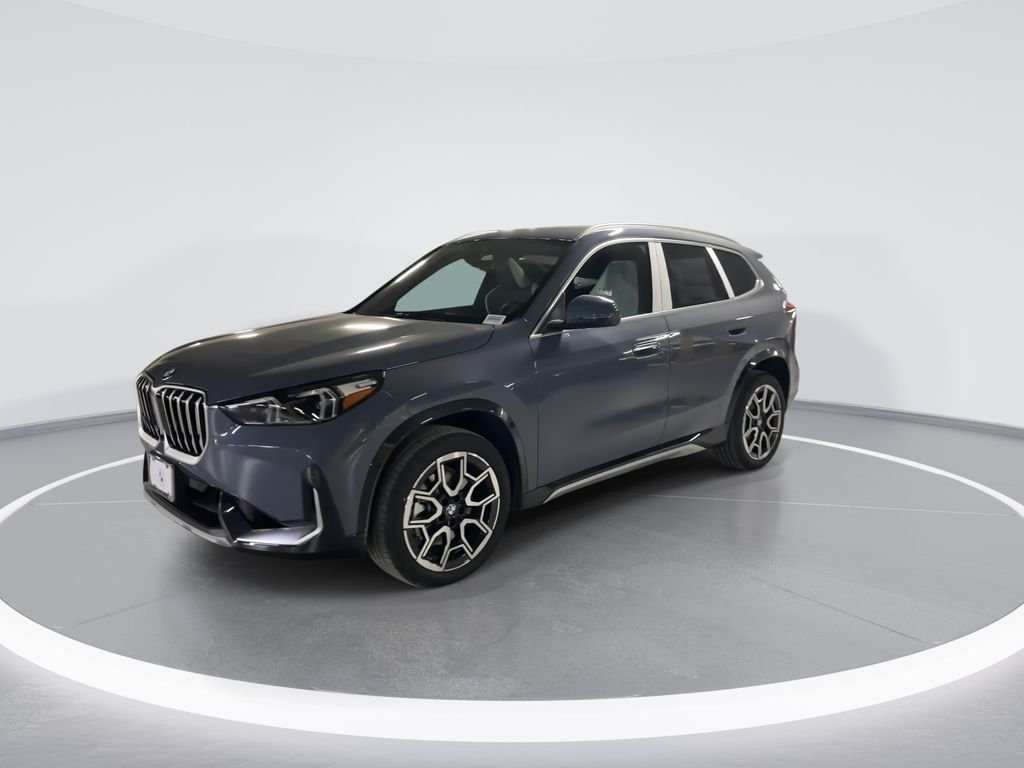 Used 2026  BMW xDrive28i image 4