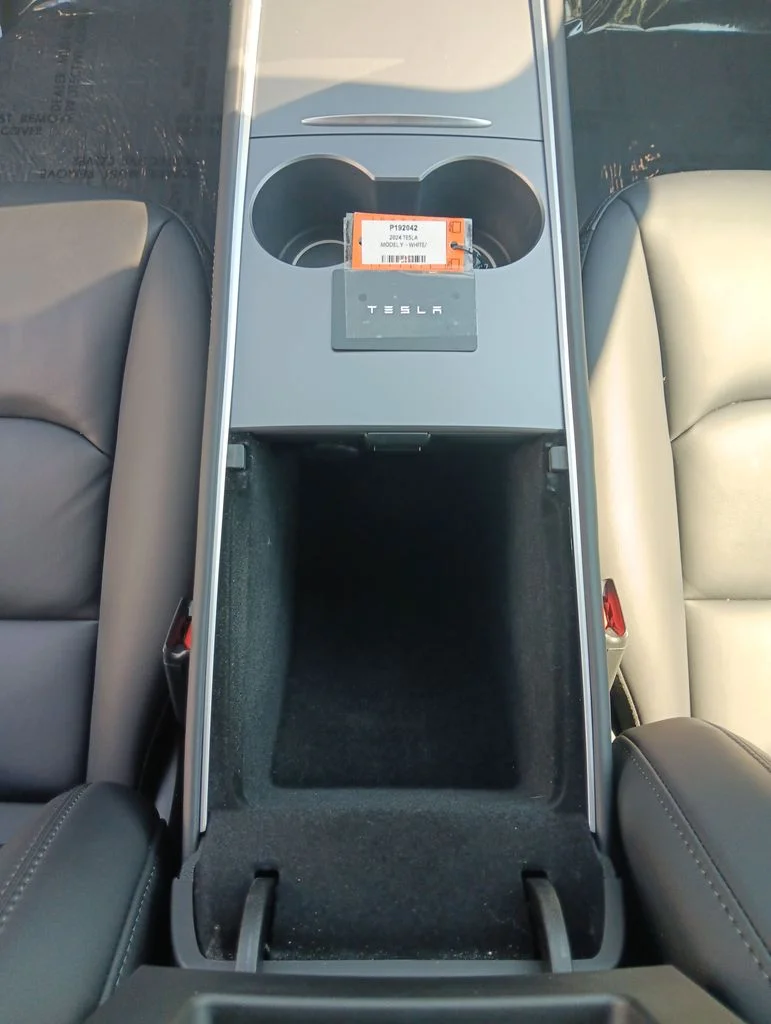 Used 2024  Tesla Long Range image 26