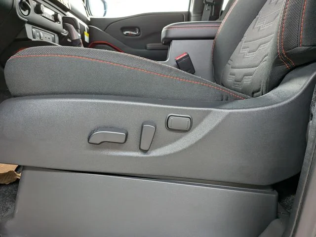 2025 Nissan Frontier PRO-4X - Photo 15