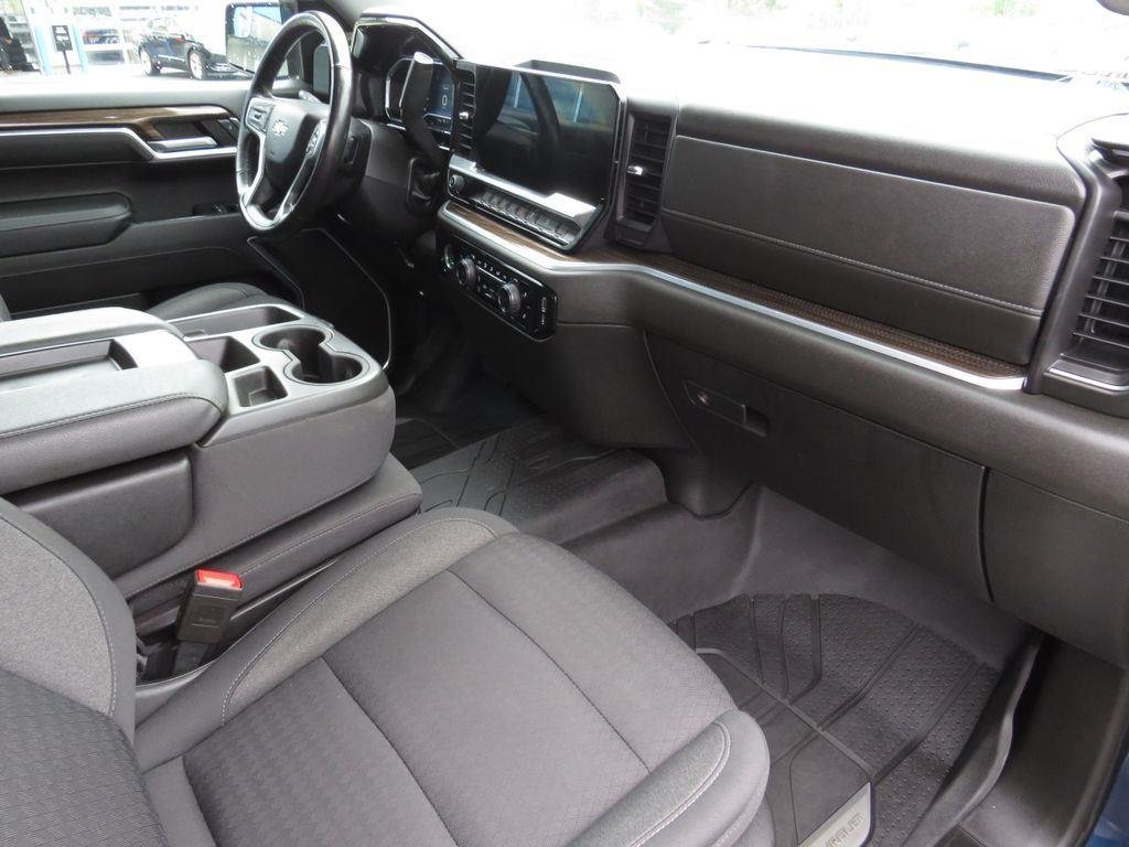 Used 2022 Blue Metallic Chevrolet LT image 17