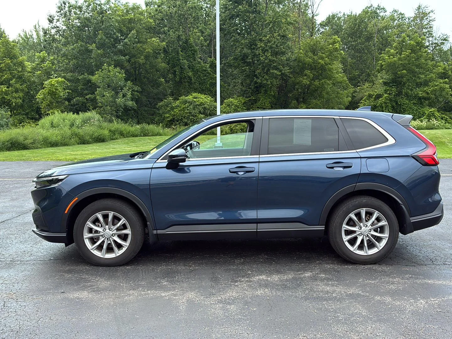 Used 2024 Canyon River Blue Metallic Honda EX image 12