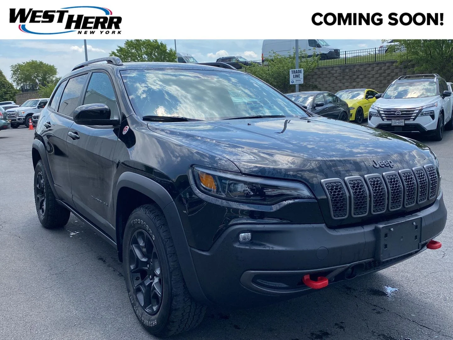 Used 2022 Diamond Black Crystal Pearlcoat Jeep Trailhawk image 1