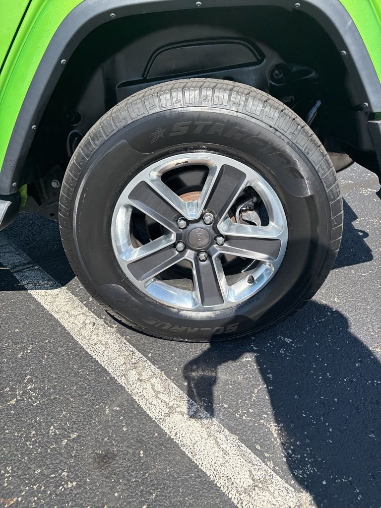 Used 2019 Green Jeep Unlimited Sahara image 13
