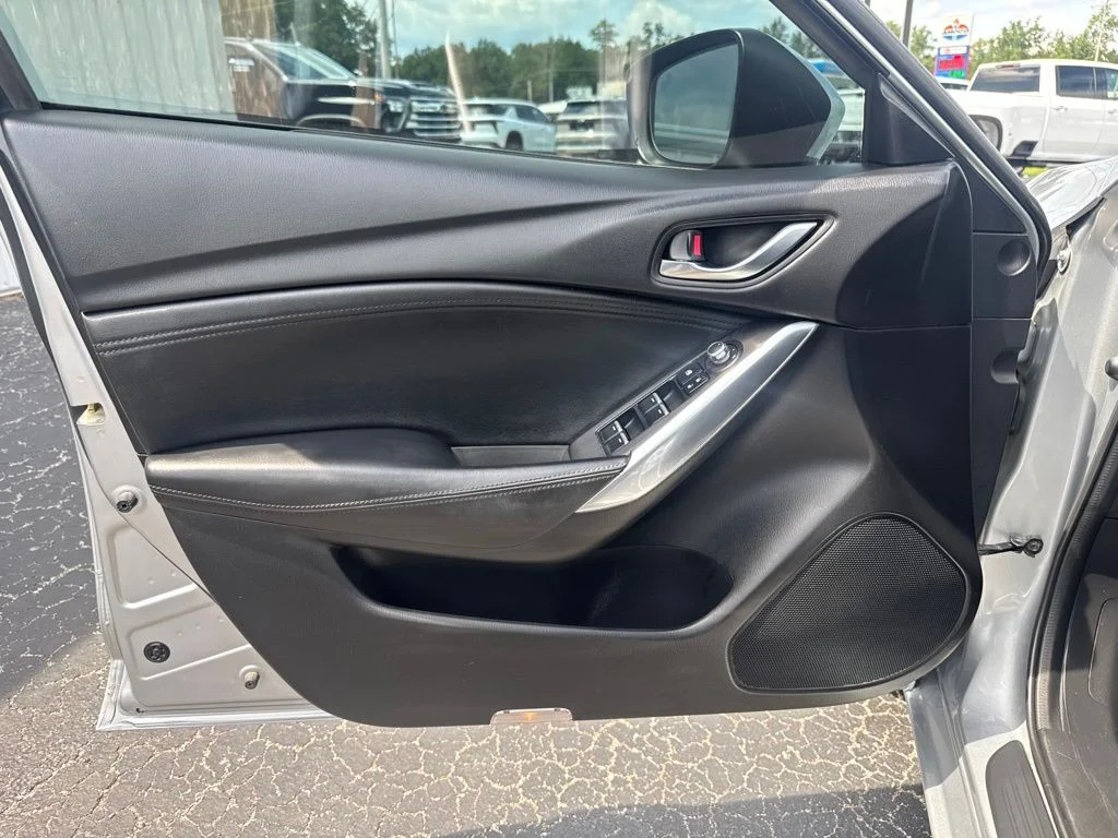Used 2017 Silver Mazda Touring image 14