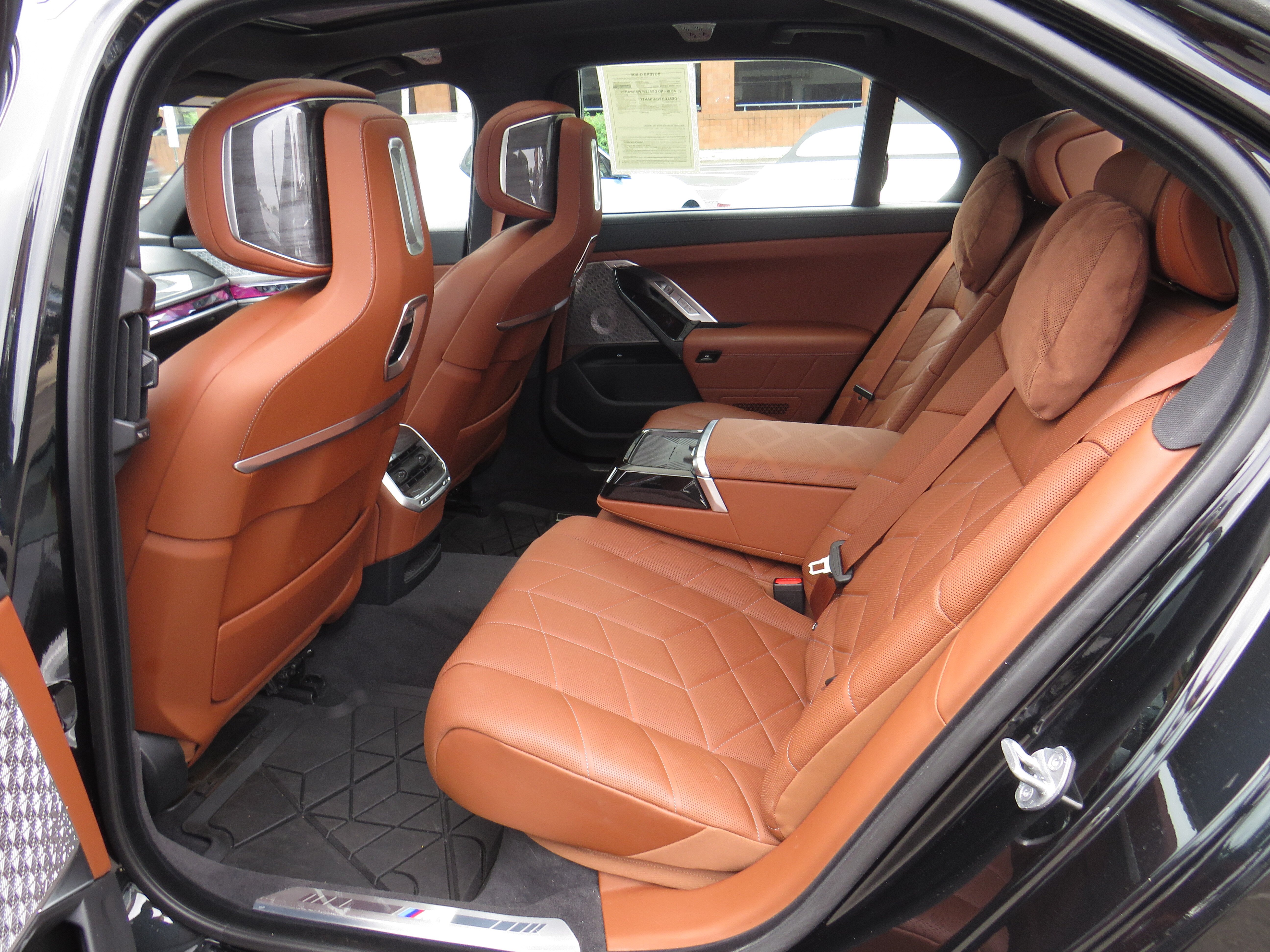 Used 2024 Black Sapphire Metallic BMW 760i xDrive image 20