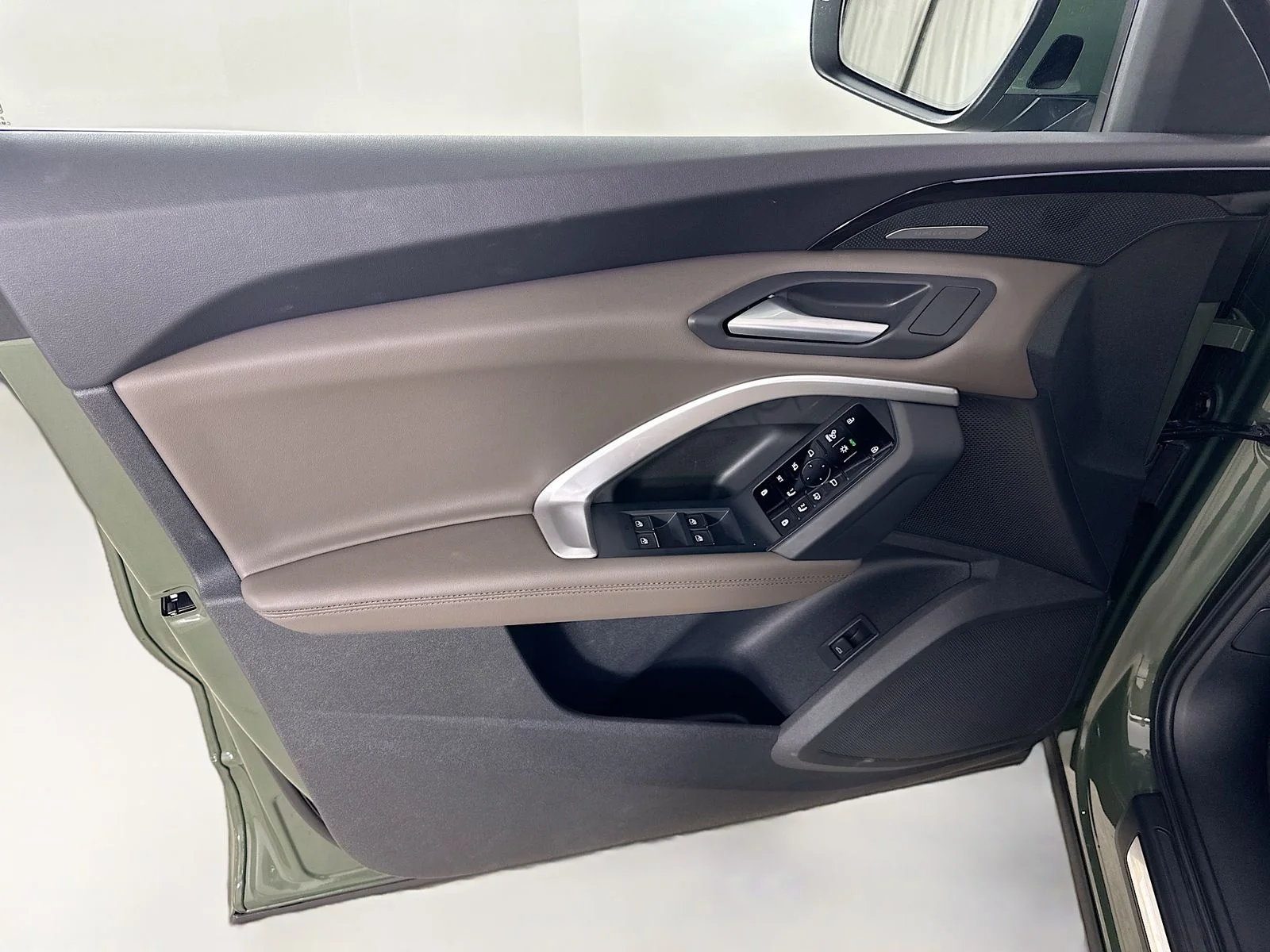 Used 2025  Audi  image 16