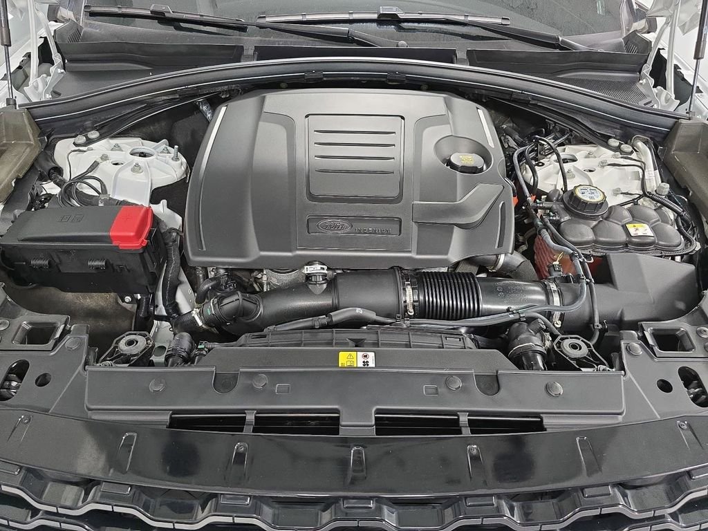 Used 2022  Land Rover P250 R-Dynamic S image 32