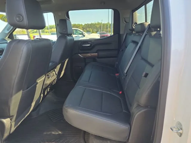 Used 2020 SUMMIT WHITE Chevrolet RST image 24
