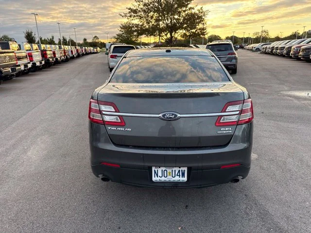 Used 2018 Magnetic Metallic Ford SEL image 5