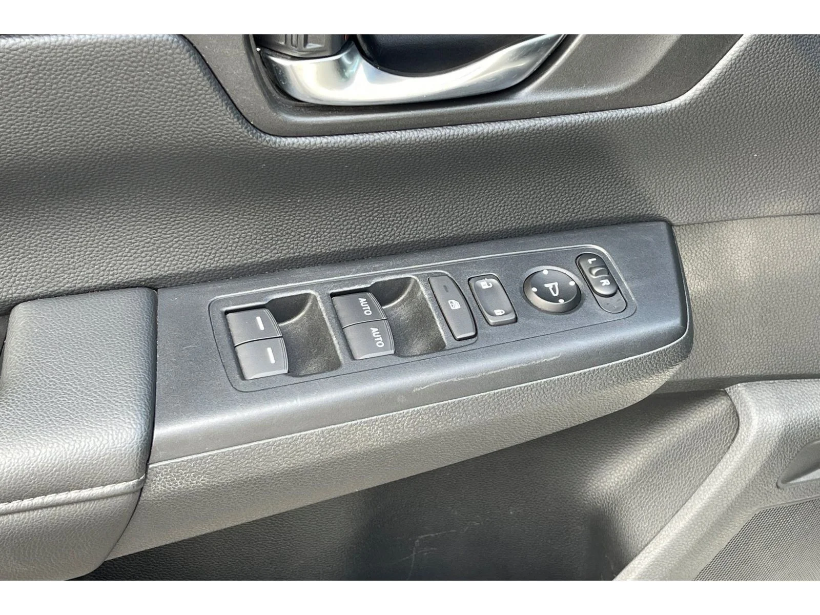 Used 2024 Platinum White Pearl Honda EX image 12