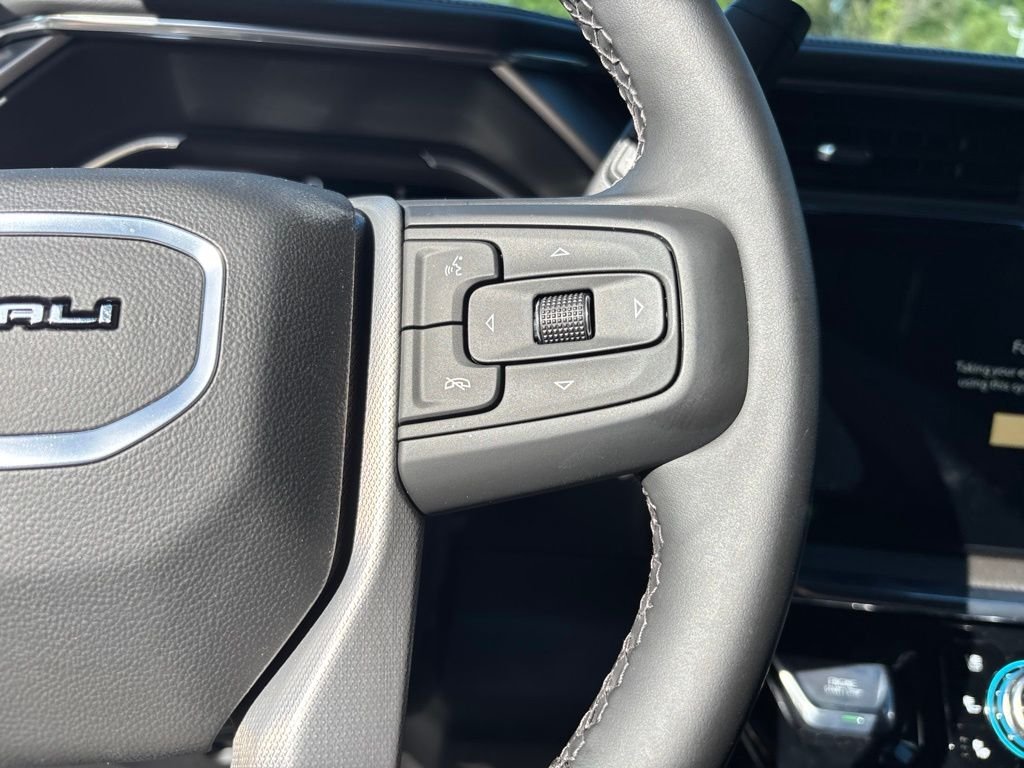 Used 2025 Silver GMC Denali image 22