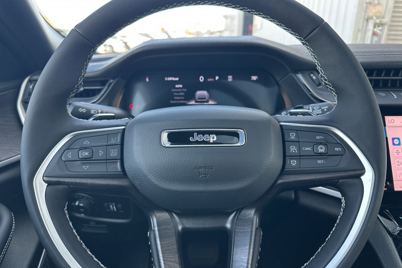 New 2026 Diamond Black Crystal Pearlcoat Jeep Limited Reserve image 23