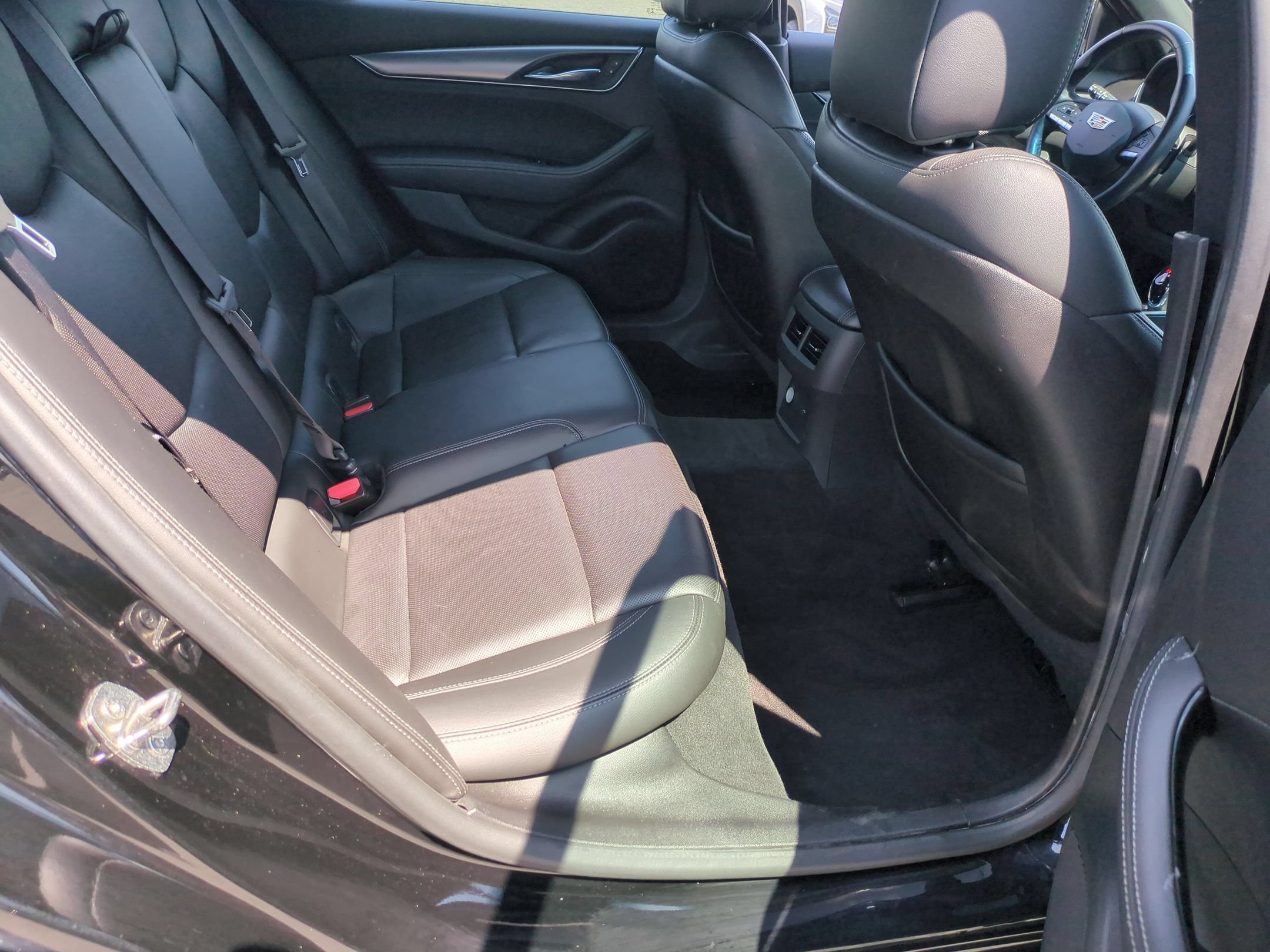 Used 2022 BLACK RAVEN Cadillac Premium Luxury image 33