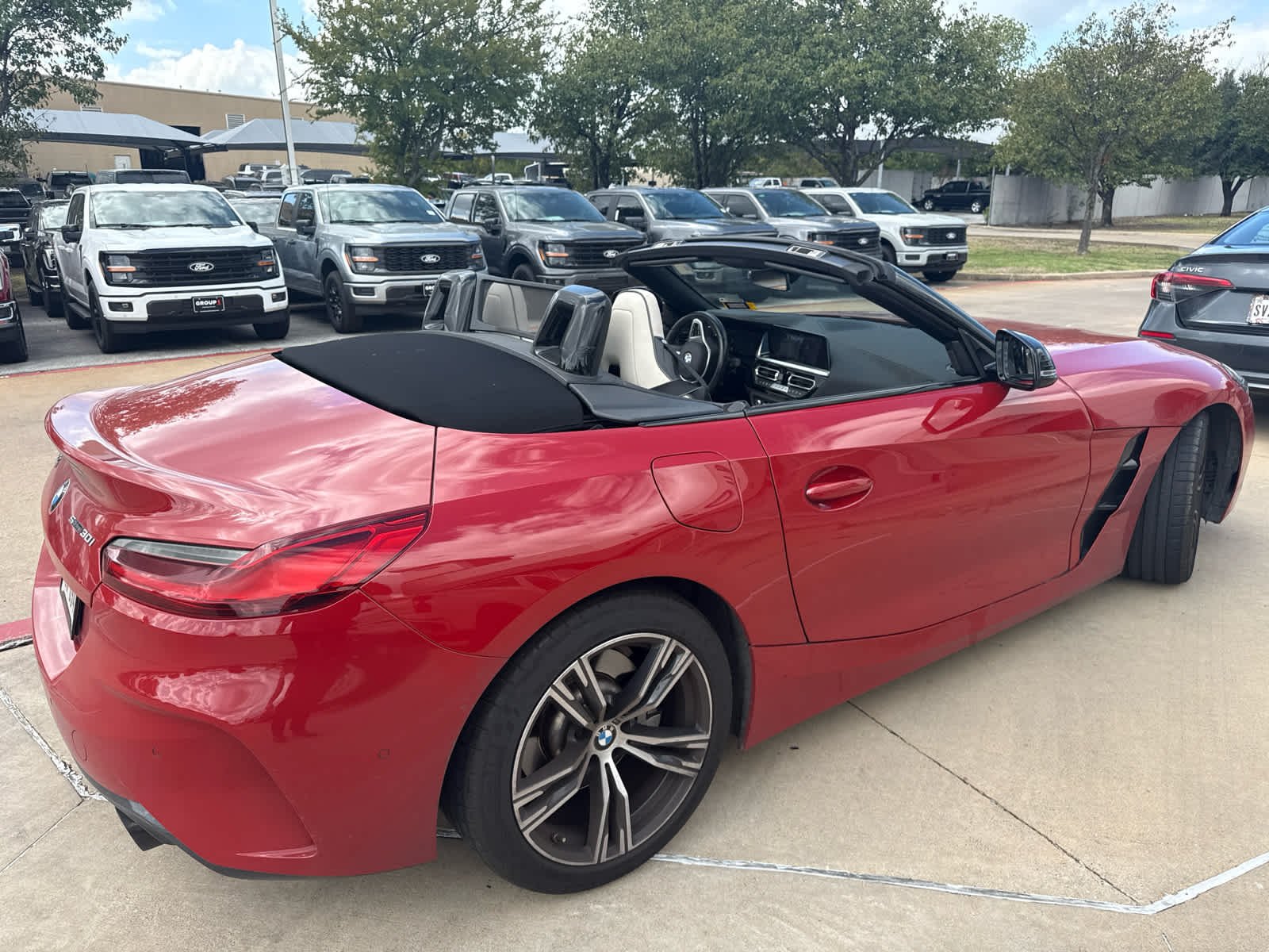 Used 2023 San Francisco Red Metallic BMW sDrive30i image 18