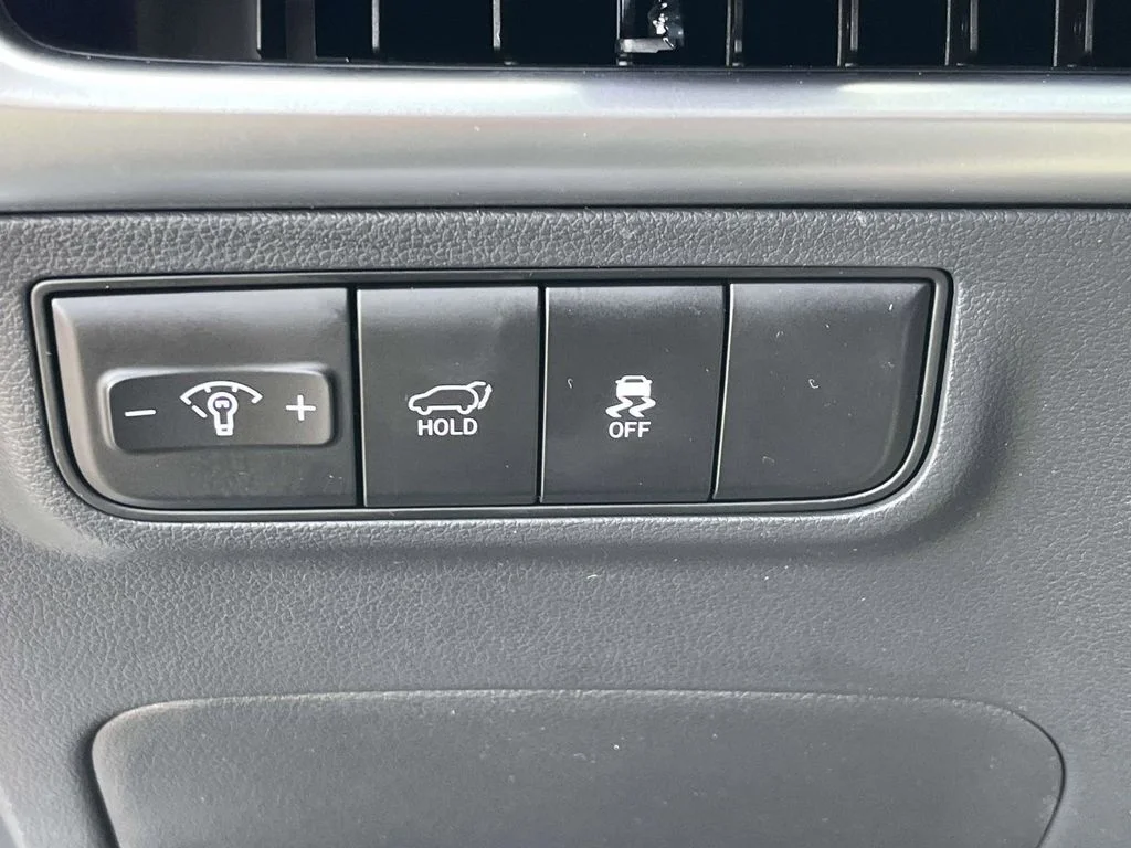 New 2026 White Hyundai SEL Premium image 25