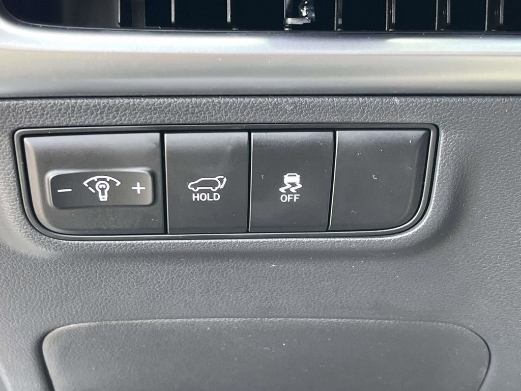 New 2026 White Hyundai SEL Premium AWD image 25