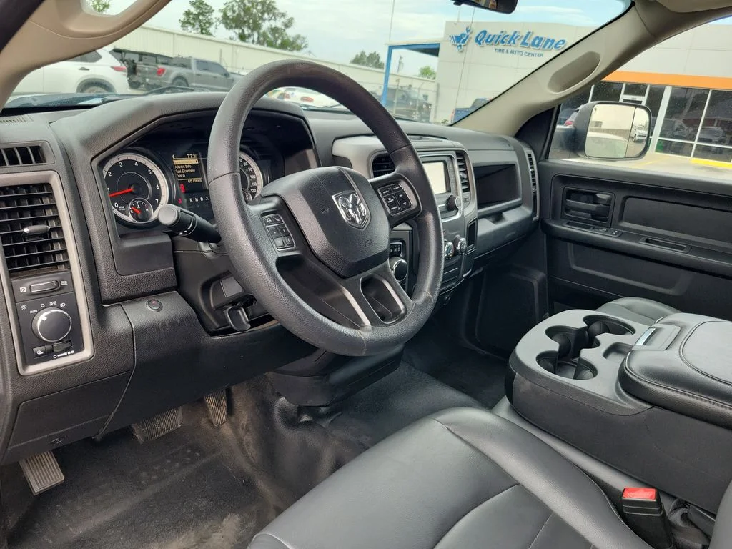 Used 2022 Diamond Black Ram Tradesman image 13