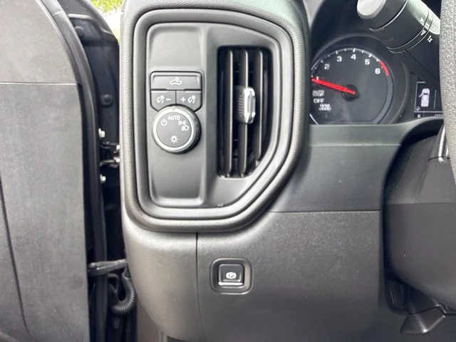 Used 2022 Brown Chevrolet Custom image 25
