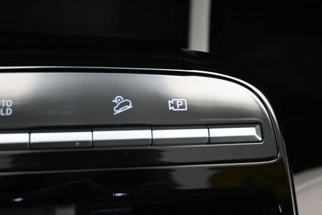 Used 2025 Gray Hyundai SEL Convenience image 28