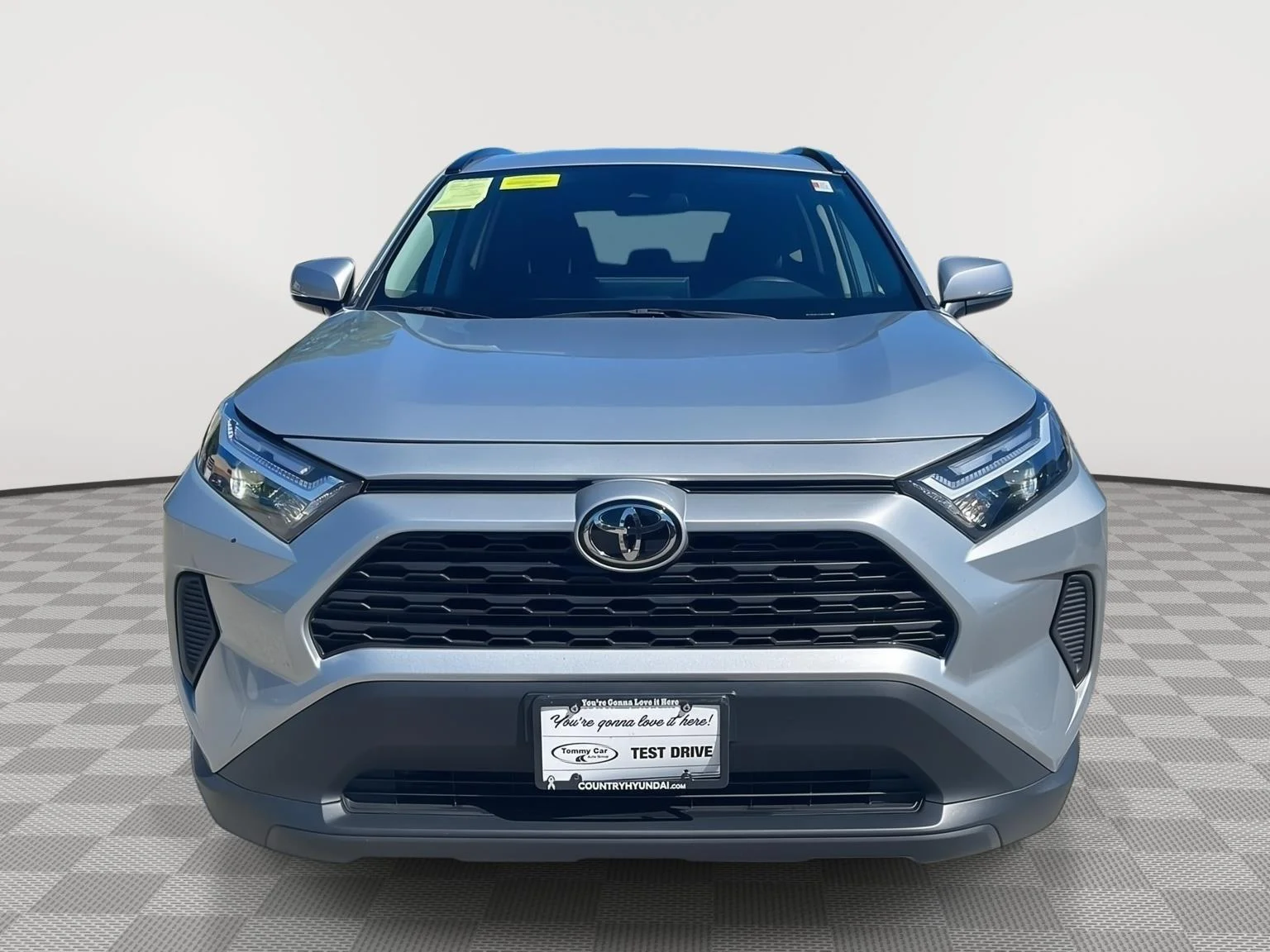Used 2025 Silver Sky Metallic Toyota XLE image 2