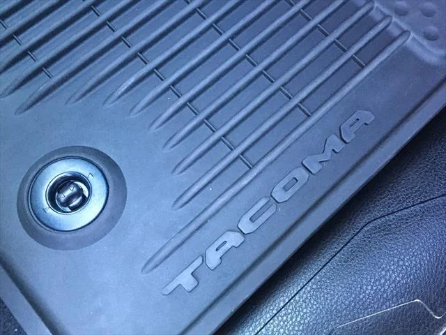 Certified Used 2022 MAGNETIC GRAY MET. Toyota  image 33