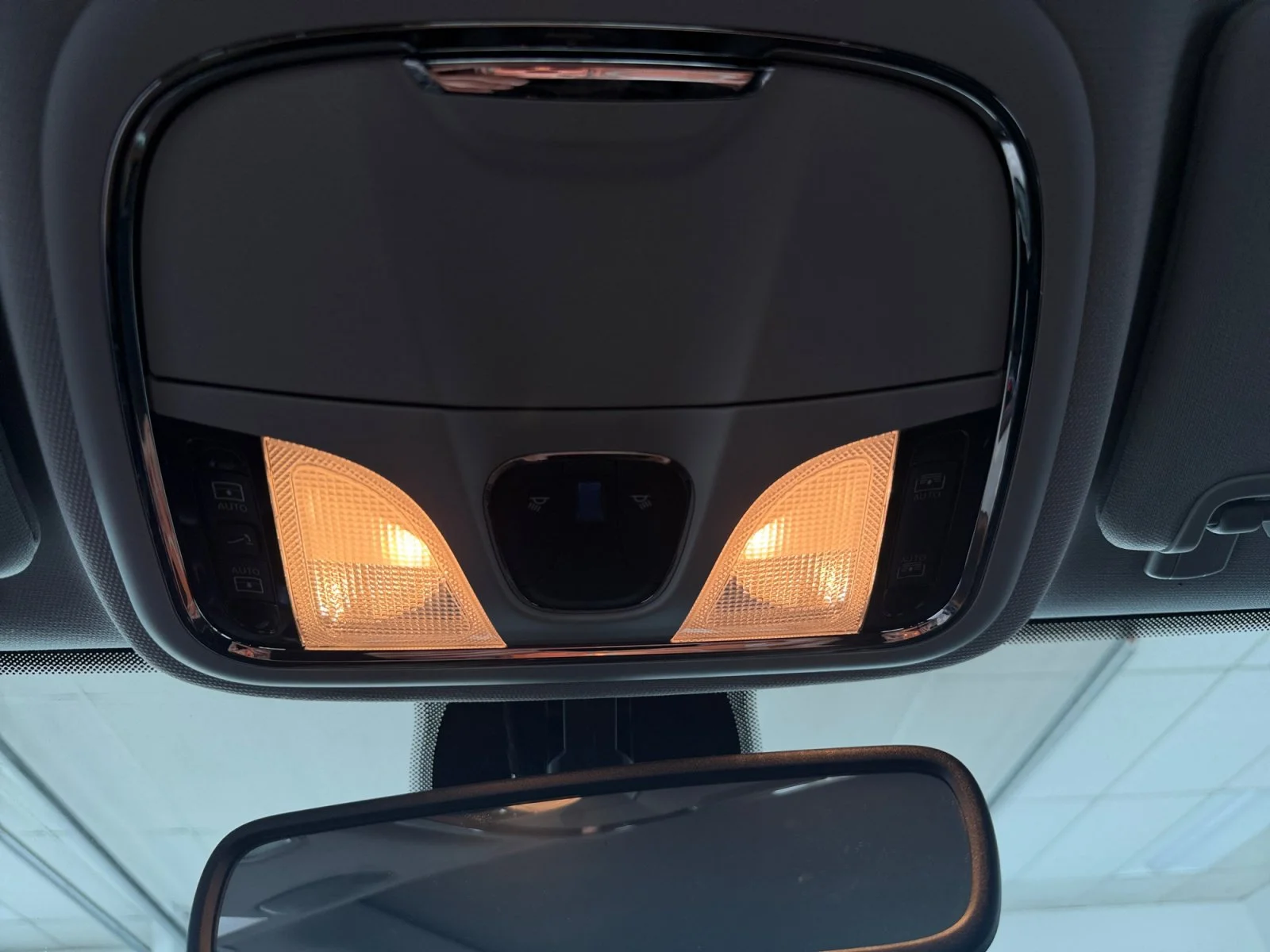 Used 2019 Bright White Clearcoat Jeep Limited image 28