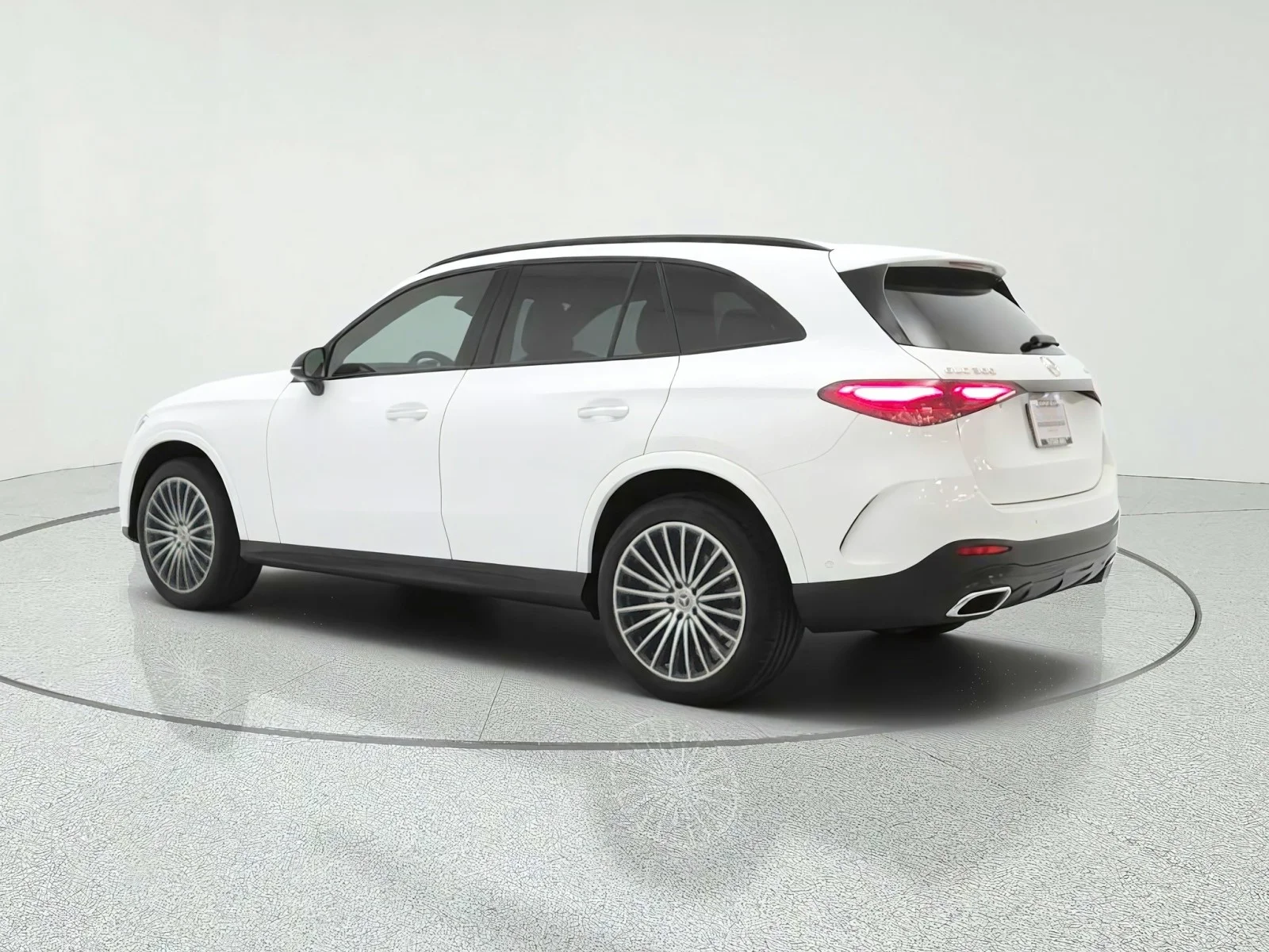 Used 2024 Polar White Mercedes-Benz GLC 300 4MATIC® SUV image 7