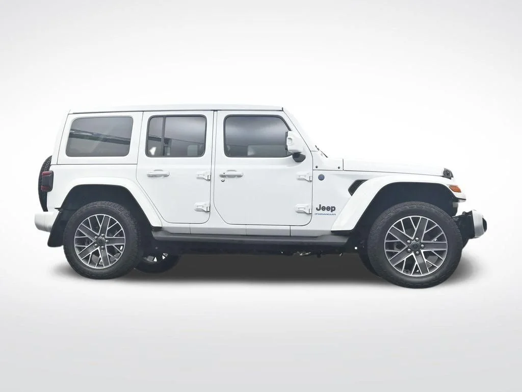 Used 2024 White Jeep High Altitude 4xe image 33