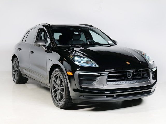 2025 Porsche Macan T - Photo 8
