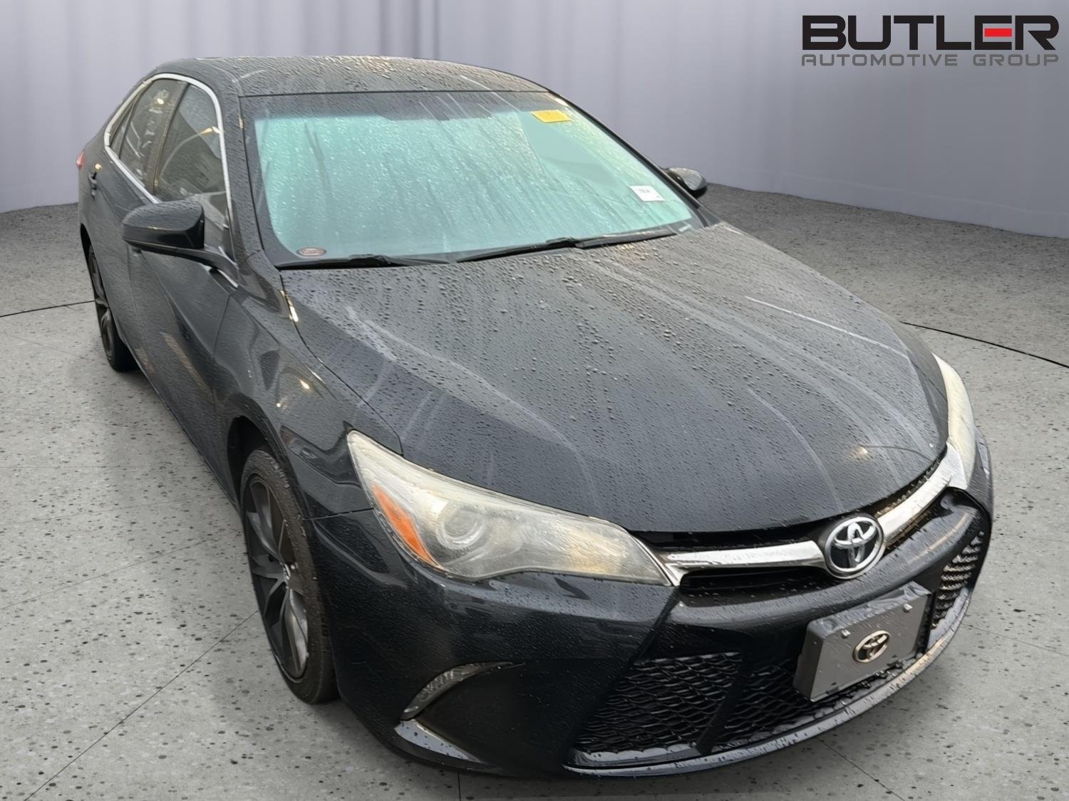 Used 2016 Midnight Black Metallic Toyota XSE image 3
