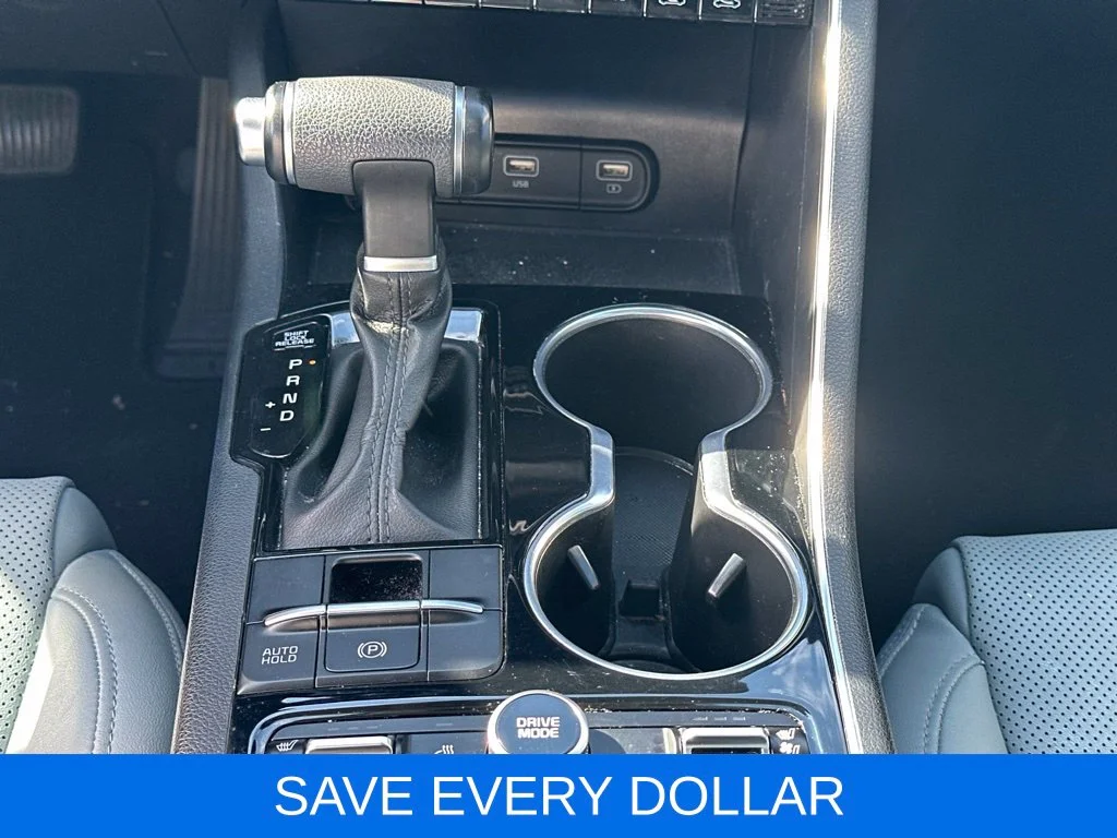 Used 2021 White Kia EX image 15