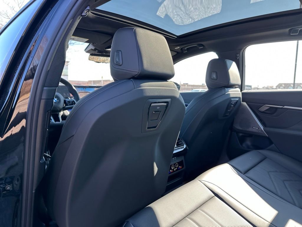 New 2026 Black Sapphire Metallic BMW 530i xDrive image 22