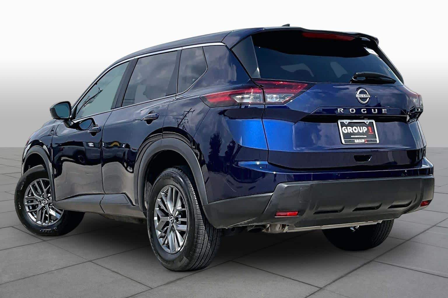 Used 2026 Deep Ocean Blue Pearl Nissan SV image 11