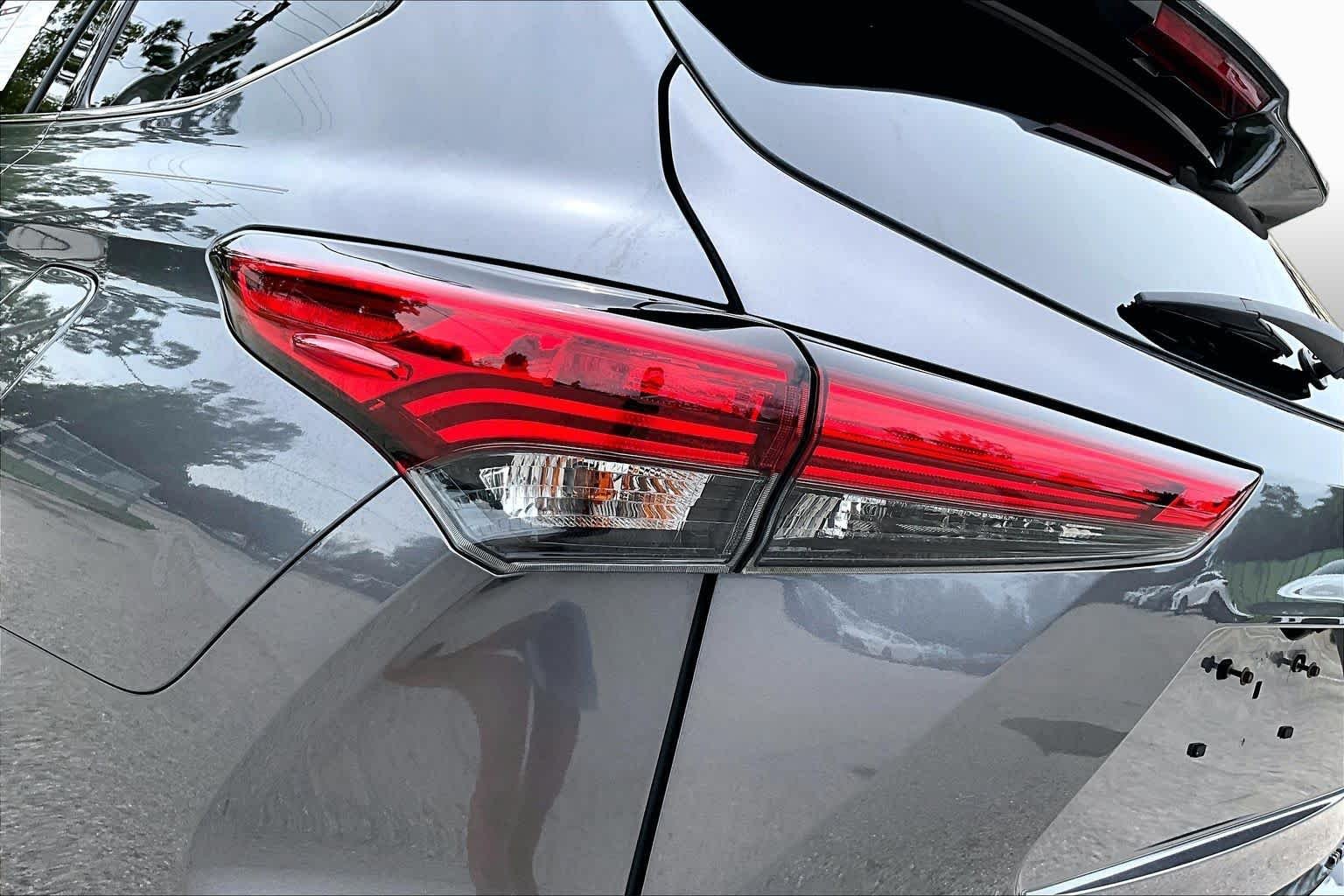 Used 2021 Magnetic Gray Metallic Toyota XLE image 29