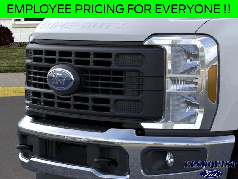 New 2026 Oxford White Ford F-250® XL image 17