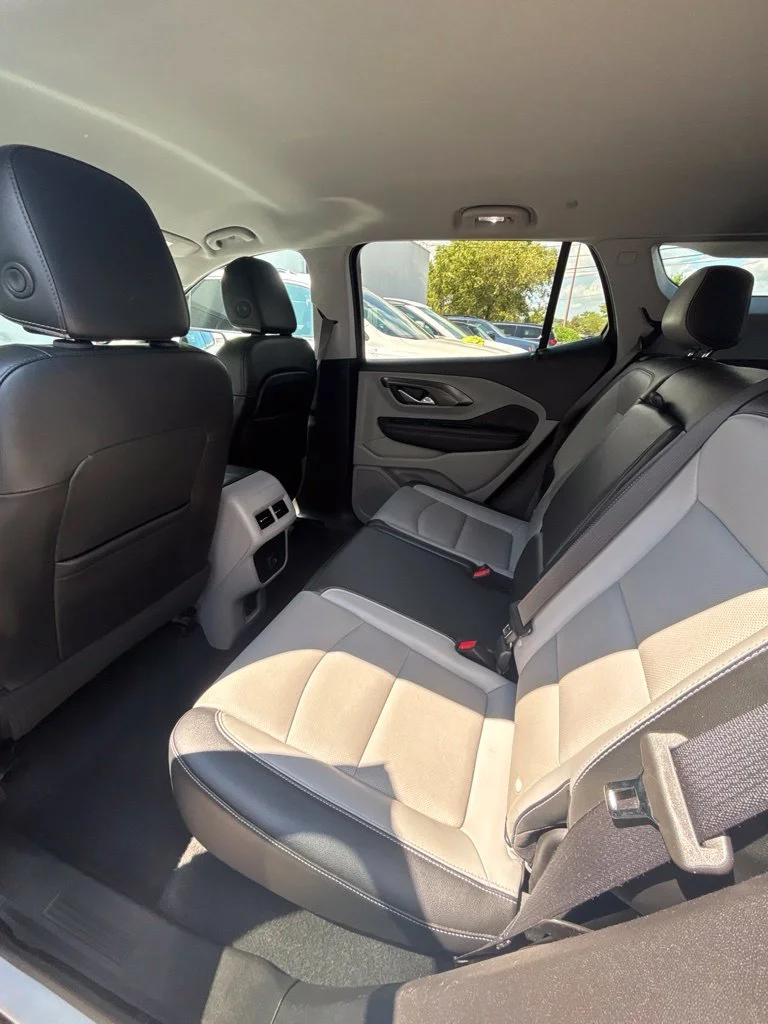 Used 2023 White GMC SLT image 17