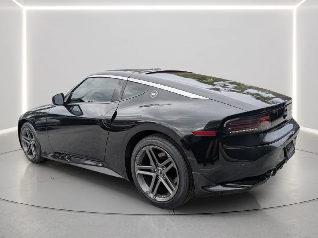 New 2027 Black Diamond Pearl Nissan Sport image 4